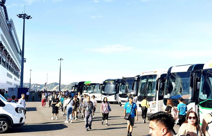 1.478 du khách trên tàu biển quốc tế STAR VOYAGER đã đặt chân đến cảng Cam Ranh