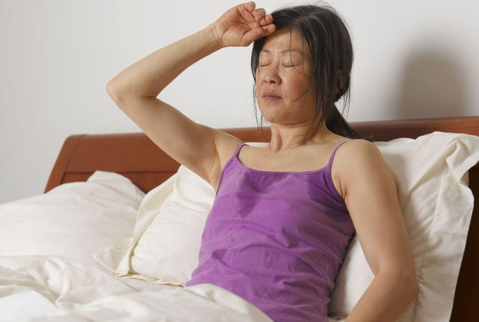 Đổ mồ hôi nhiều có thể là triệu chứng của một số bệnh lý