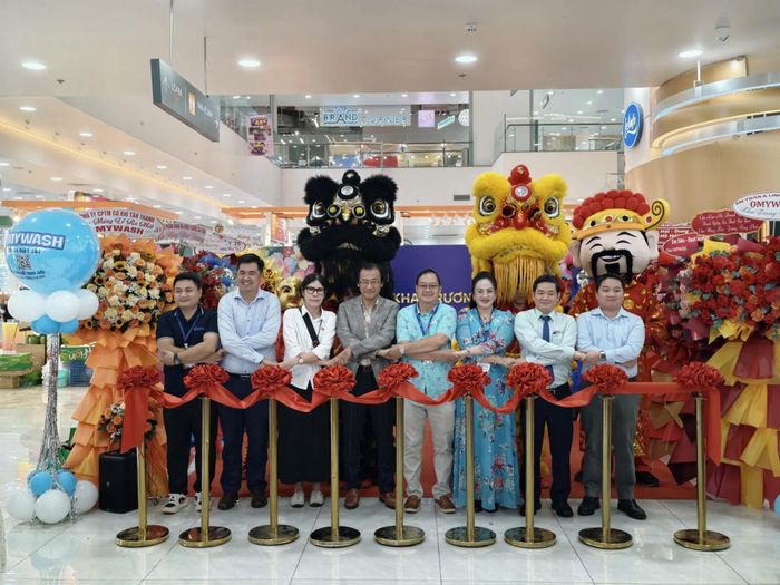 Omywash chính thức khai trương điểm thí điểm đầu tiên tại TTTM Central Mall Satra Võ Văn Kiệt (phường Bình Tiên, TPHCM).
