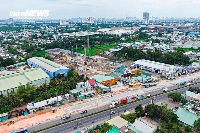 Theo chuyên gia, metro kết nối thẳng từ Bình Dương cũ vào trung tâm TP.HCM cùng dự án mở rộng Quốc lộ 13 sẽ tạo cú hích mới cho thị trường bất động sản khu vực Đông Bắc.