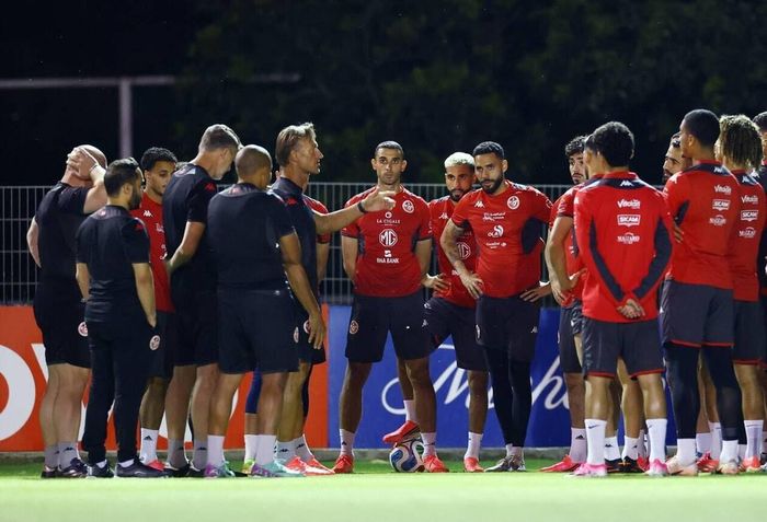 HLV Herve Renard đã truyền động lực cho các cầu thủ Tunisia - Ảnh: Reuters