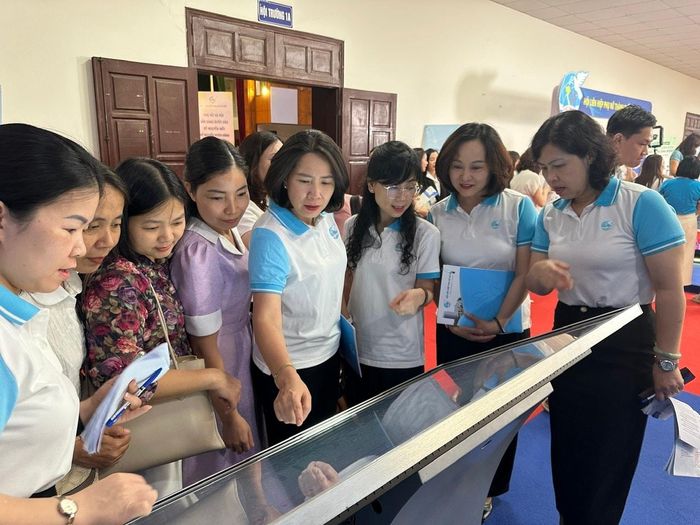 Các cấp Hội tiếp tục đẩy mạnh tuyên truyền, đào tạo kỹ năng số, khơi dậy tiềm năng sáng tạo của phụ nữ. Ảnh: Bảo Lâm