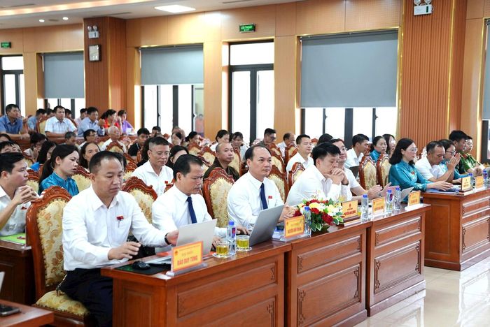 Các đại biểu tham dự Kỳ họp thứ ba, HĐND xã Đông Anh khóa II, nhiệm kỳ 2026-2031. Ảnh: MK