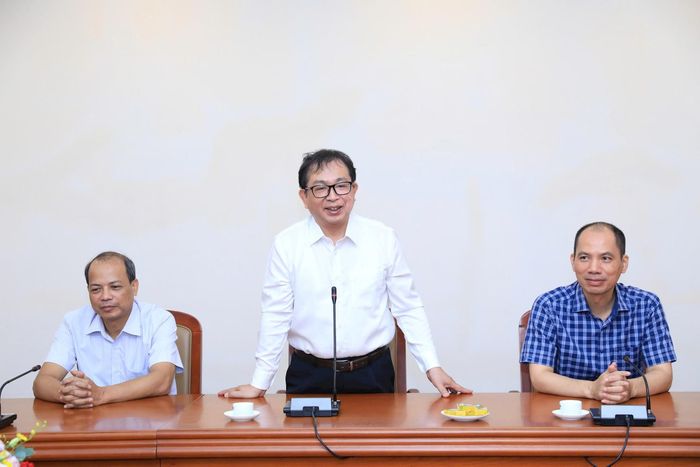 Đồng chí Nguyễn Tuấn Hùng, Phó Bí thư Thường trực Đảng ủy - Phó Tổng Giám đốc Thông tấn xã Việt Nam trân trọng cảm ơn sự quan tâm của lãnh đạo thành phố Hà Nội. Ảnh: Viết Thành