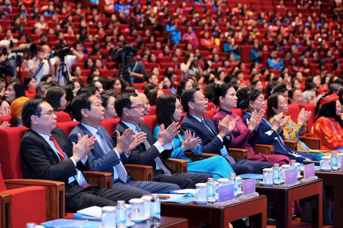 Các đồng chí lãnh đạo Đảng, nhà nước tham dự Đại hội. Ảnh: HT