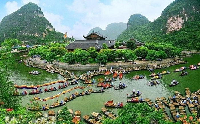 Khám phá Ninh Bình. Ảnh: M.H