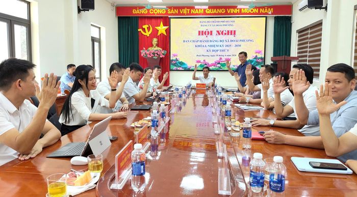 Kỳ họp lần thứ 5 hoàn thành toàn bộ chương trình đề ra với sự thống nhất cao của các đại biểu. Ảnh: Thùy Nam