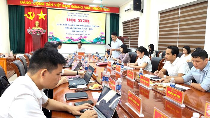 Các đại biểu thảo luận tại kỳ họp. Ảnh: Thùy Nam