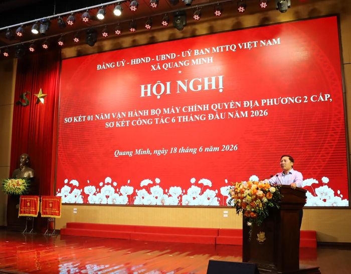Thành ủy viên, Bí thư Đảng ủy, Chủ tịch HĐND xã Quang Minh Nguyễn Thanh Liêm phát biểu tại hội nghị. Ảnh: PV