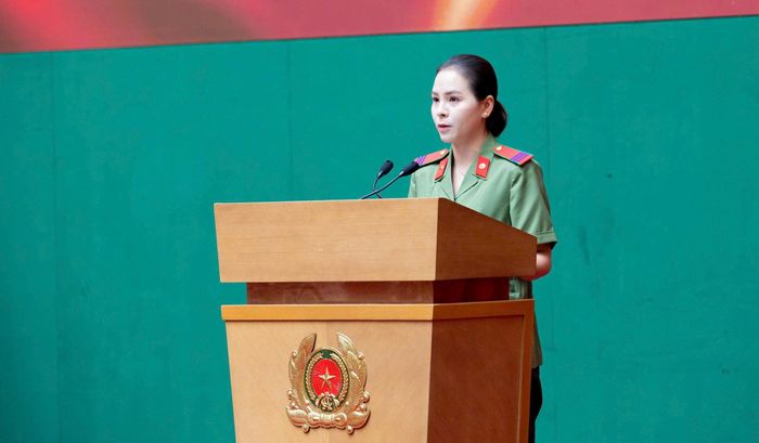 Xạ thủ Trịnh Thu Vinh thể hiện quyết tâm. Ảnh: Nguyễn Bình