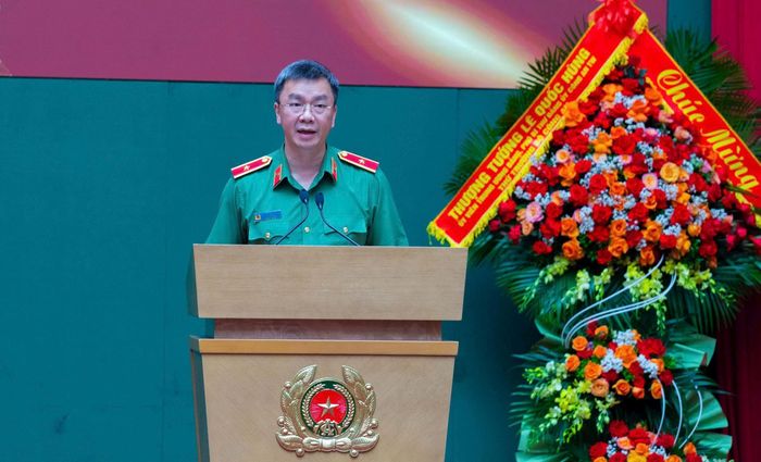 Thiếu tướng Phạm Kim Đĩnh, Cục trưởng Cục Công tác Chính trị (X03) phát biểu tại Lễ phát động. Ảnh: Nguyễn Bình