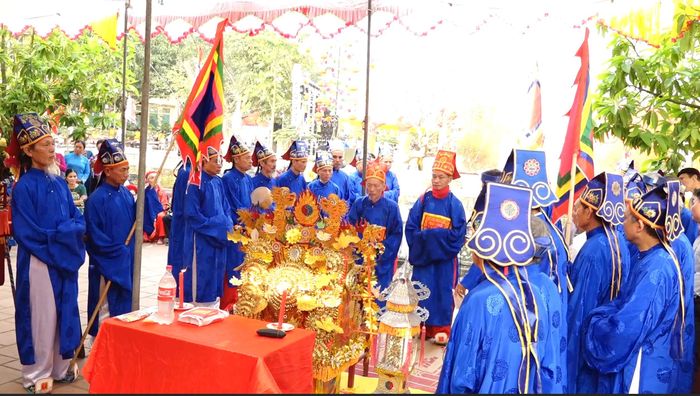 Với chủ đề "Tuần văn hóa cội nguồn Việt" cùng thông điệp "Hội tụ và lan tỏa", "Trở về cội nguồn để ra thế giới", lễ hội được tổ chức bài bản nâng tầm cả về chiều sâu văn hóa lẫn sức lan tỏa xã hội.. Ảnh: Thành Đạt