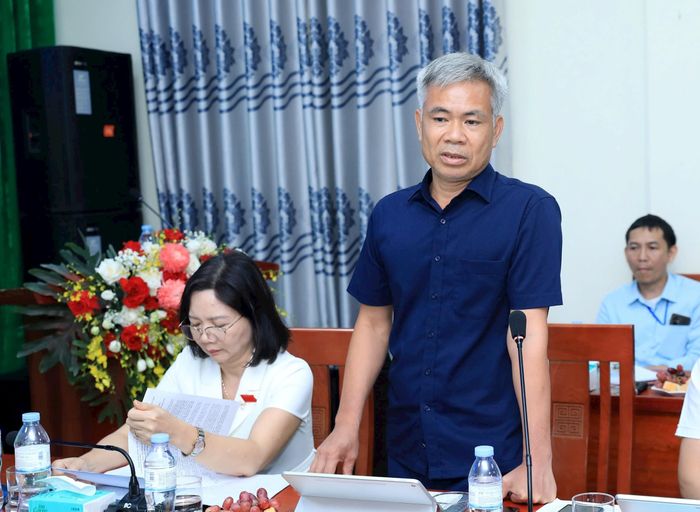 Bí thư Đảng ủy, Chủ tịch HĐND phường Sơn Tây Ngô Đình Ngũ phát biểu. Ảnh: Viết Thành