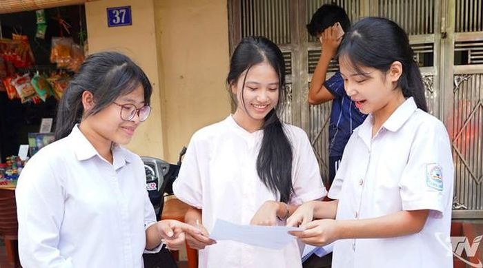 Thí sinh tham dự kỳ thi tuyển sinh vào lớp 10 THPT tại Thái Nguyên. Ảnh: Báo Thái Nguyên
