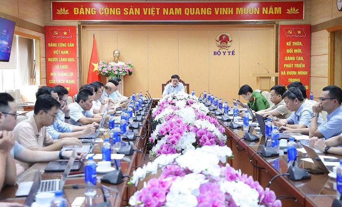 Quang cảnh cuộc họp.
