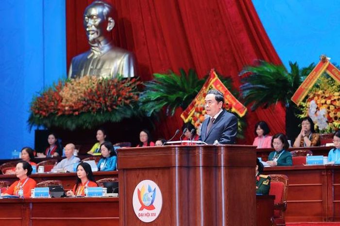 Theo Chủ tịch Quốc hội, phụ nữ phải thực sự trở thành một trong những chủ thể quan trọng kiến tạo tương lai phát triển của đất nước.