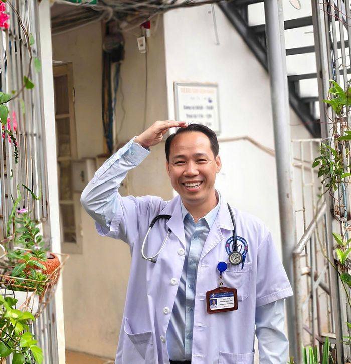 ThS.BS Nguyễn Giang Nam cho rằng chăm sóc sức khỏe không chỉ bắt đầu từ thuốc men, mà còn từ những thay đổi nhỏ trong lối sống được duy trì mỗi ngày.