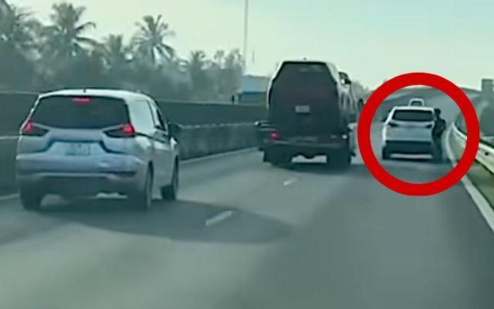 Xe gặp sự cố trên cao tốc TP. Hồ Chí Minh - Trung Lương - Mỹ Thuận, một tài xế bị lập biên bản và có thể đối mặt mức phạt lên tới 14 triệu đồng do không thực hiện đầy đủ quy định cảnh báo an toàn.