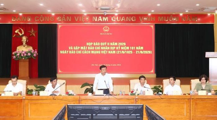 Thứ trưởng Bộ Xây dựng Nguyễn Danh Huy phát biểu tại buổi báo quý II/2026.
