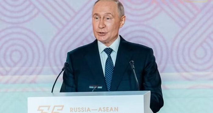 Ông Putin đồng chủ trì hội nghị cùng Tổng thống Philippines Ferdinand Marcos Jr., quốc gia hiện giữ vai trò Chủ tịch luân phiên ASEAN.