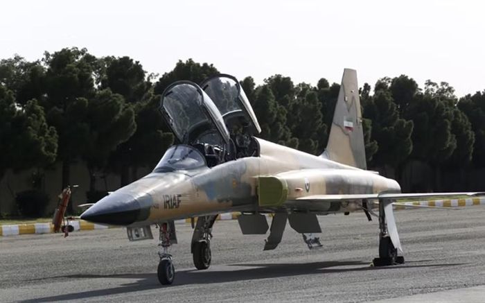 Phi công Iran cho biết căn cứ Buehring bị tàn phá trên diện rộng. "Nhiều trực thăng bị hất tung vì những vụ nổ bom, các chiến đấu cơ và phòng không của đối phương rơi vào hỗn loạn. Ba tiêm kích F-15E Mỹ đã bị bắn nhầm và rơi cùng lúc", chỉ huy nhiệm vụ nhớ lại. Sĩ quan điều khiển vũ khí bay trên chiếc F-5 cùng chỉ huy chiến dịch cho hay nhiều vụ nổ thứ cấp đã xảy ra ở căn cứ Buehring khi biên đội thoát ly.