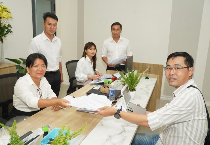  Nếu cán bộ được đặt đúng vị trí, được trao đủ công cụ và có đủ động lực thì năng suất có thể tăng gấp đôi mà không cần thêm người. Ảnh: THUẬN VĂN 