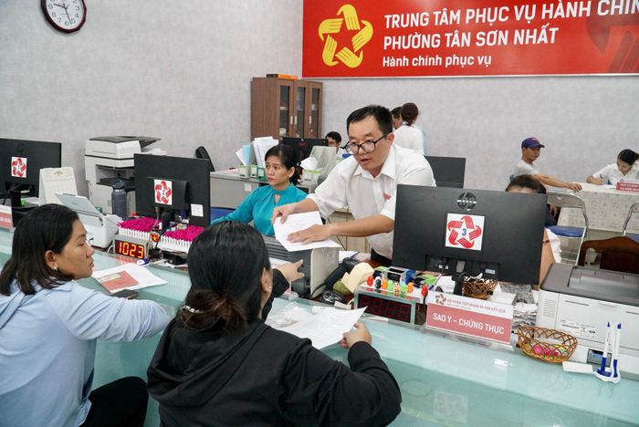  Hệ thống KPI giúp tạo động lực để cán bộ chủ động nhận việc khó thay vì né tránh và cung cấp dữ liệu thực cho lãnh đạo khi ra quyết định bố trí, bổ nhiệm. Ảnh: BẢO PHƯƠNG 