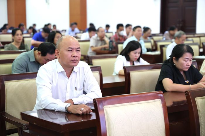  Hội nghị có sự tham dự của đông đảo cán bộ, đảng viên. Ảnh: LÊ THOA 