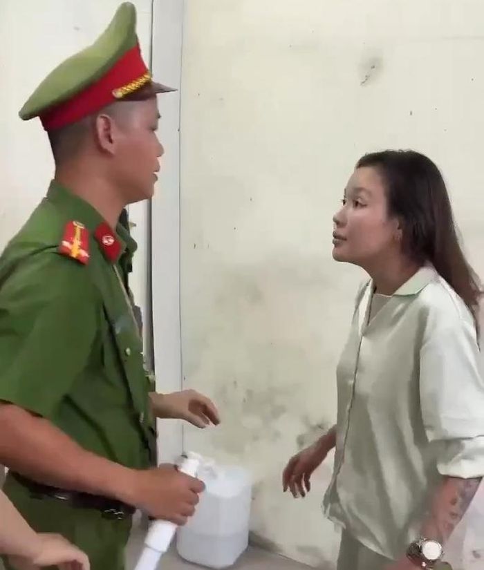 Mạc Thị Thùy Linh có hành vi chống người thi hành công vụ.