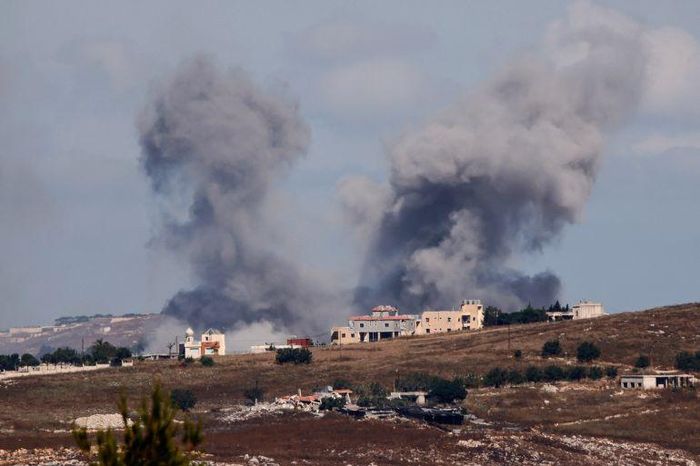  Khói bốc lên sau một cuộc không kích của Israel nhằm vào làng Choukine (miền nam Lebanon) ngày 19-6. Ảnh: AFP 