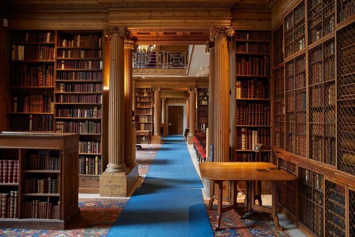  Hiện, chưa rõ Hoàng tử George có ở nội trú hay không. Dù Eton nằm gần Windsor Great Park - nơi cậu đang sống cùng gia đình, nhà trường hiện không có học sinh học theo hình thức bán trú hay đi về trong ngày. Ảnh: Eton College. 