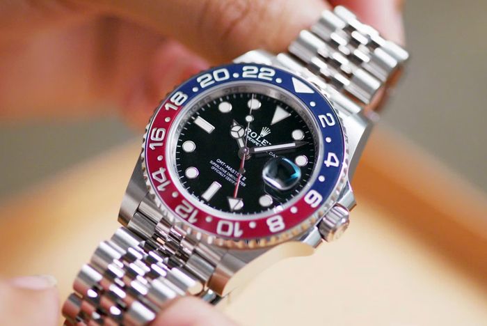  Thương hiệu Rolex chính thức khai tử mẫu đồng hồ GMT-Master II “Pepsi” nổi tiếng suốt nhiều năm qua, khiến công chúng không khỏi tiếc nuối. Ảnh: Hodinkee. 