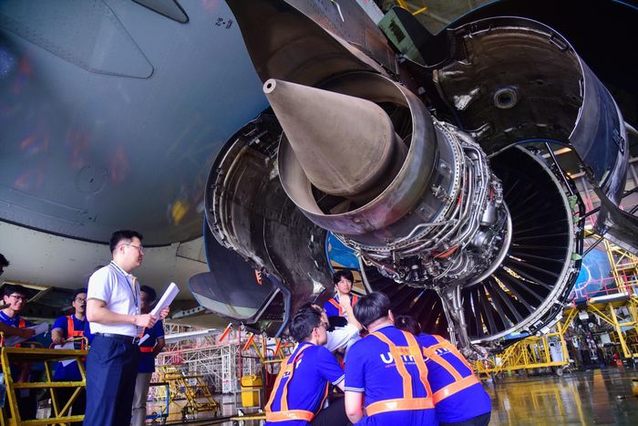  Sinh viên USTH thực tập tại VAECO. Ảnh: NTCC.