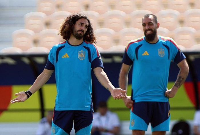  Đây có lẽ là kỷ niệm khó quên với tiền đạo 33 tuổi Borja Iglesias (phải) tại World Cup 2026. Ảnh: Reuters.