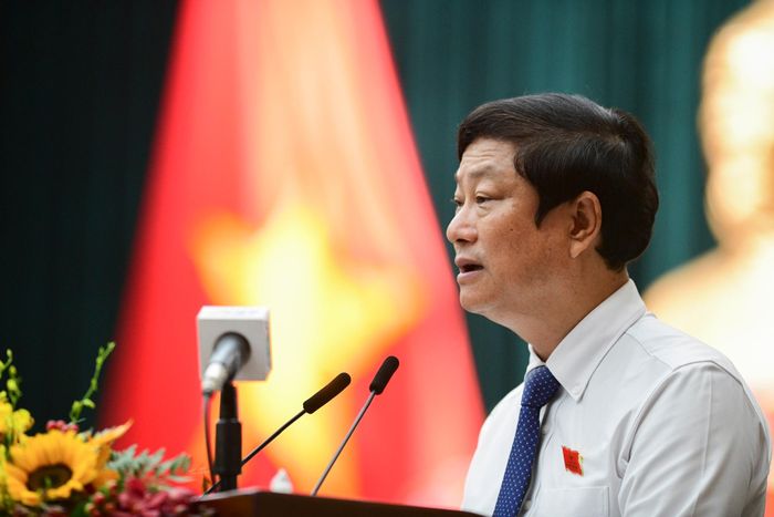  Phát biểu khai mạc kỳ họp, Chủ tịch HĐND TP.HCM Võ Văn Minh cho rằng, đây là dịp để thành phố nhìn lại chặng đường phát triển đã qua, đồng thời xác định rõ hơn trách nhiệm đối với giai đoạn phát triển tiếp theo. 