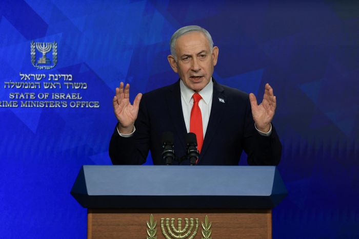Thủ tướng Israel Benjamin Netanyahu tổ chức họp báo sau thỏa thuận Mỹ-Iran ngày 15/6. Ảnh: Reuters.