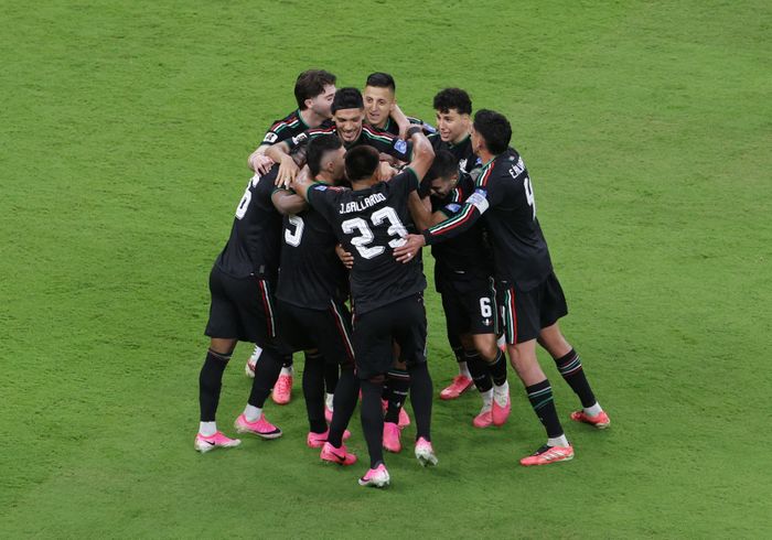  Với vai trò đồng chủ nhà World Cup 2026, Mexico đang tận dụng trang phục thi đấu để tạo dấu ấn hình ảnh. 