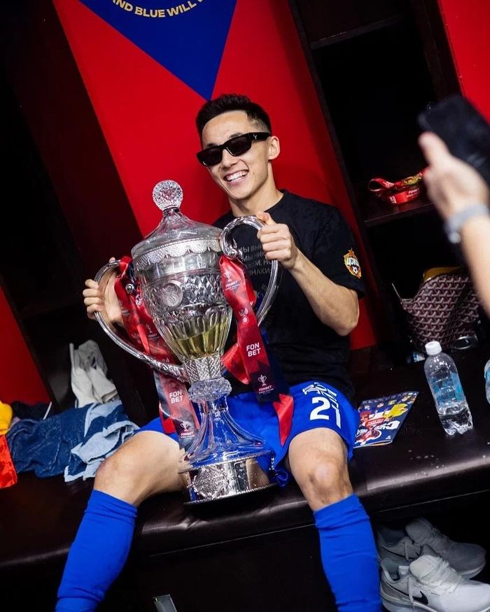 Sau trận đấu, trang fanpage của Hiệp hội bóng đá Uzbekistan (UFA) có bài đăng ca ngợi: "Abbosbek Fayzullayev khắc tên mình vào lịch sử bằng cách ghi bàn thắng đầu tiên của FIFA World Cup".