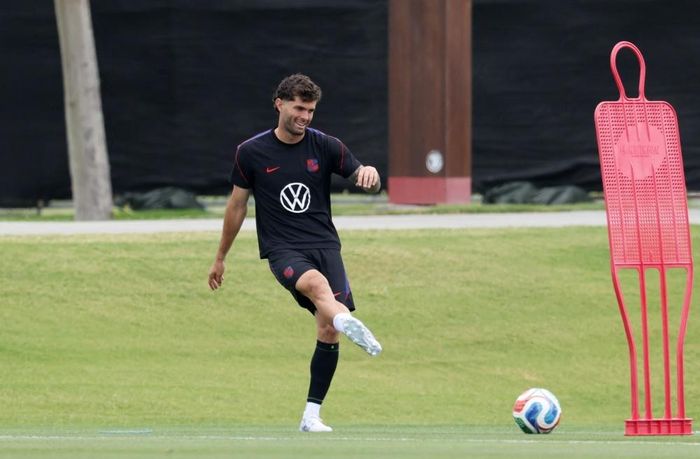  Christian Pulisic trở thành tâm điểm chú ý khi phải tập riêng trước trận đấu quan trọng với Australia. 
