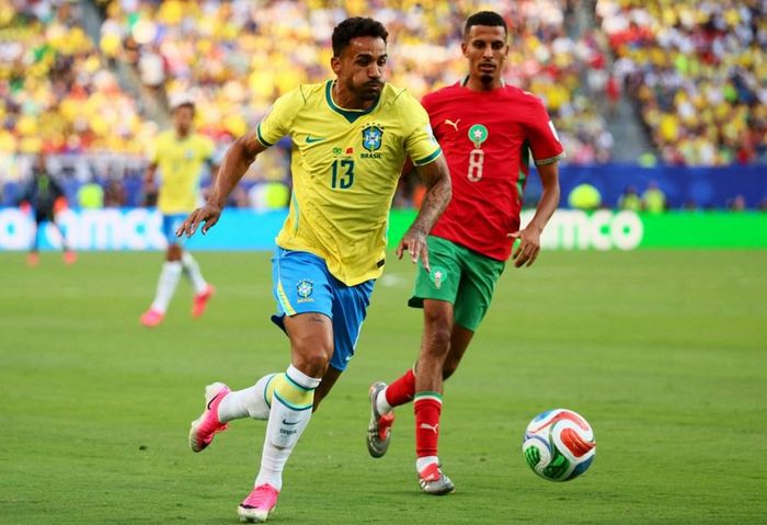 Brazil ít nhiều gây thất vọng ở trận ra quân nhưng cửa đi tiếp vẫn rất sáng