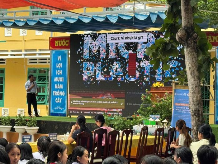 Các hoạt động truyền thông học đường “Khi đại dương là trường học – Hành trình Blue Gen của Khu sinh quyển Cù Lao Chàm – Hội An” được triển khai trong khuôn khổ dự án. Ảnh:BQL