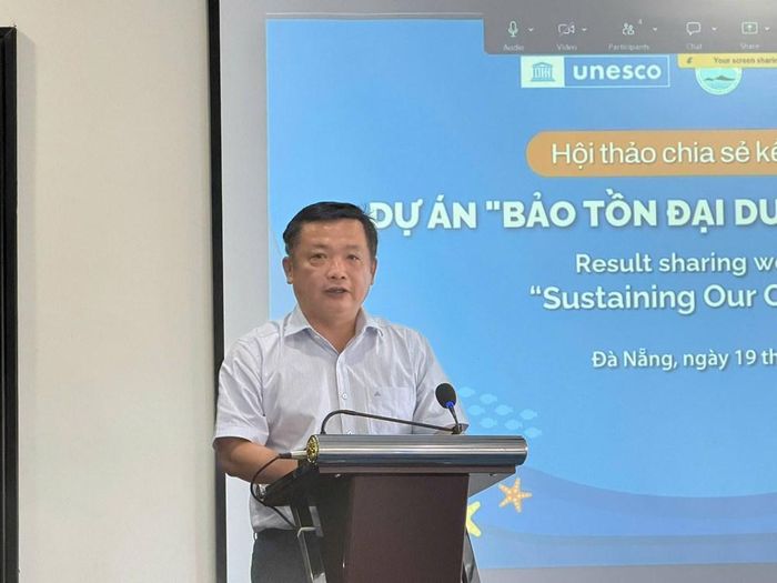 Ông Nguyễn Hùng Linh, Phó Giám đốc BQL Khu Bảo tồn thiên nhiên Cù Lao Chàm phát biểu tại hội thảo
