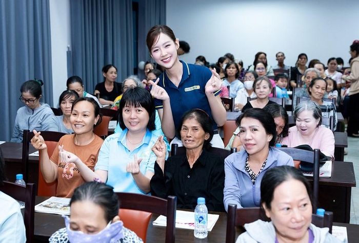 Bảo Ngọc thường xuyên tham gia các hoạt động liên quan đến giáo dục, môi trường, thiện nguyện