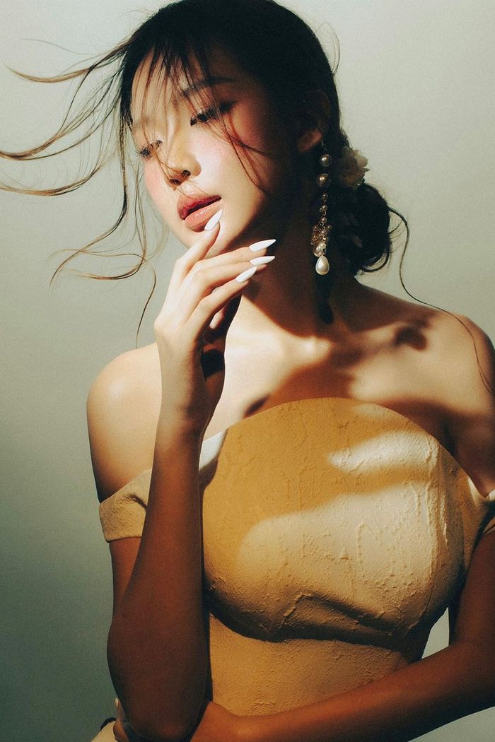 Nàng hậu trong bộ ảnh mới mừng tuổi 25