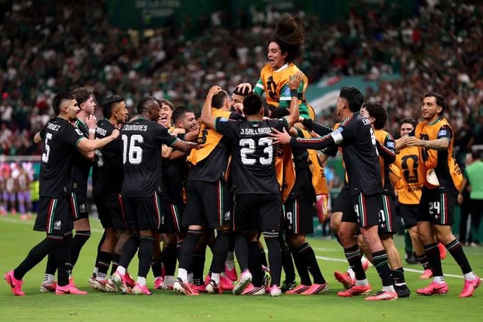 Mexico chính thức đoạt vé vào vòng knock-out trước một lượt đấu