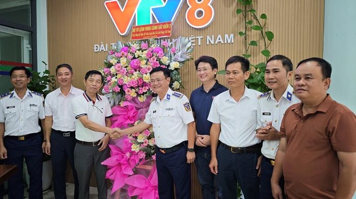 Bộ Tư lệnh Vùng Cảnh sát biển 2 thăm, chúc mừng các cơ quan thông tấn báo chí nhân ngày Báo chí Cách mạng Việt Nam