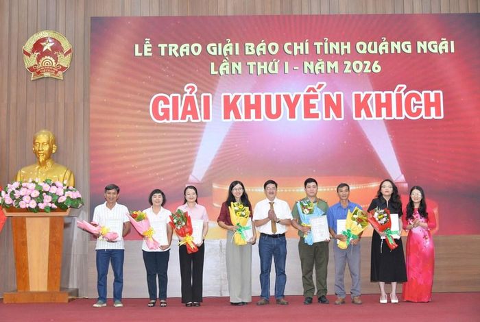 Các tác giả, nhóm tác giả nhận giải Khuyến khích tại Giải Báo chí tỉnh Quảng Ngãi