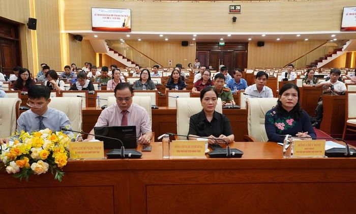 Các đại biểu tham dự buổi lễ trao Giải Báo chí tỉnh Quảng Ngãi