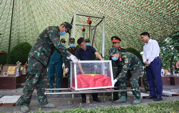 Các lực lượng thực hiện nhiệm vụ để lấy mẫu ADN, số hóa thông tin hài cốt liệt sĩ
