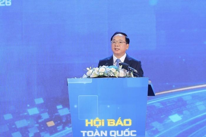 Đồng chí Trịnh Văn Quyết, Ủy viên Bộ Chính trị, Bí thư Trung ương Đảng, Trưởng Ban Tuyên giáo và Dân vận Trung ương phát biểu tại lễ khai mạc Hội báo toàn quốc 2026. Ảnh: Minh Quyết - TTXVN